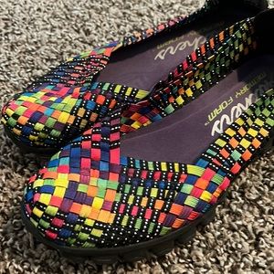 Sketchers multicolor rainbow pride shoes slip on slides